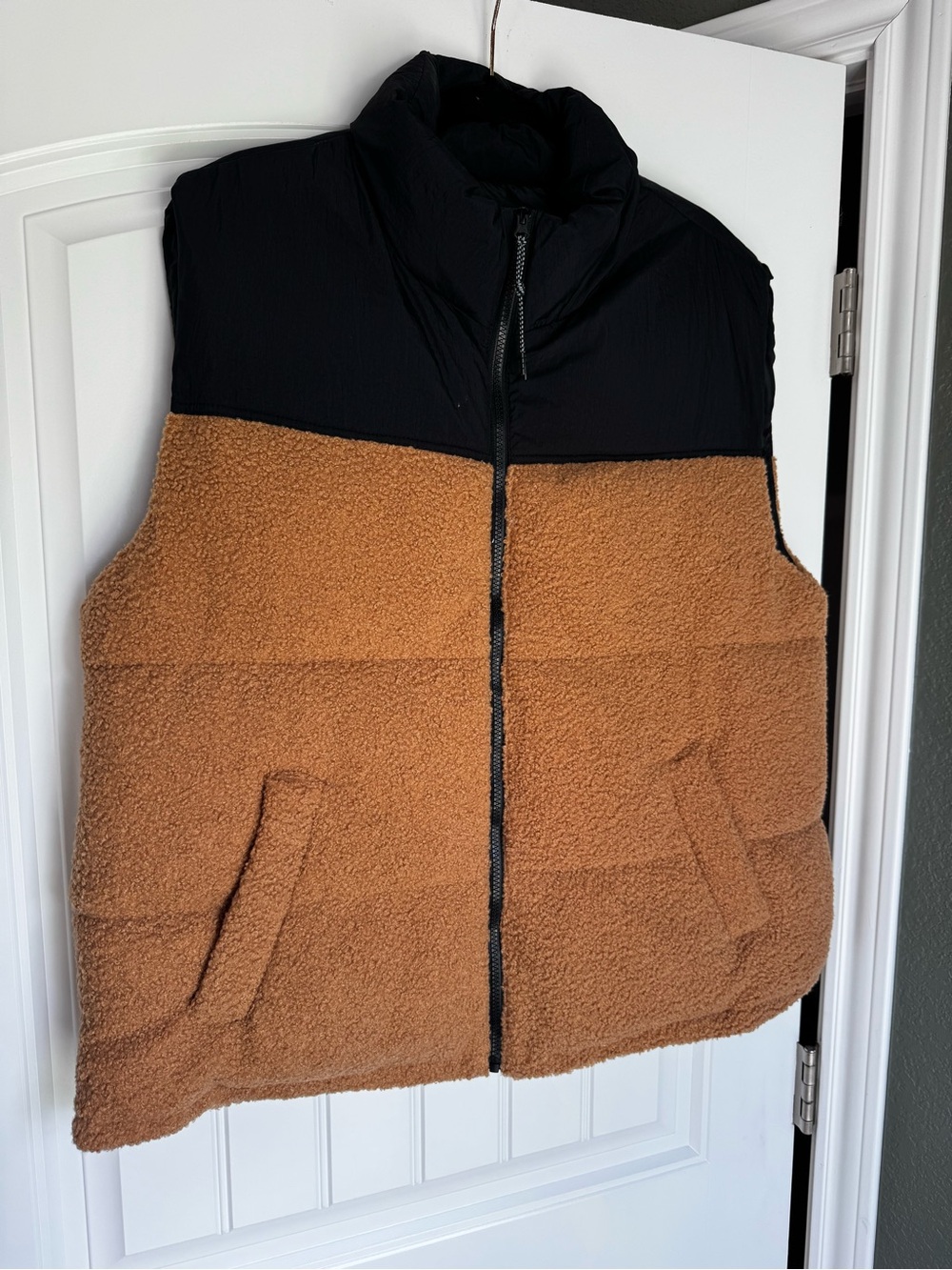 Wild Fable Sherpa Puffer Vest XL Black Tan Colorblock Teddy Fleece NWT